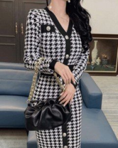 베르노 버튼 체크 니트 원피스