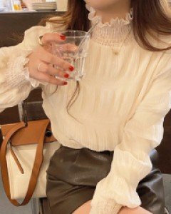 니콜 주름 안감기모 블라우스