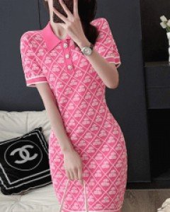 라치오 핑크 카라 니트 원피스