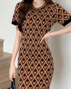 로로이 패턴 니트 원피스