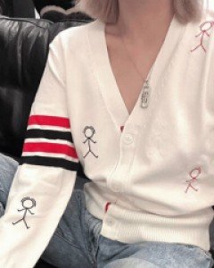 매니피플 소프트 브이넥 니트 가디건