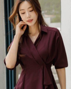 딥와인니스 허리 핀턱 밑단 러플 플레어 5부 퍼프소매 블라우스