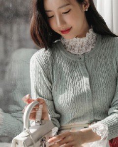 리앤느 파스텔톤 보카시  꽈배기 니트 가디건
