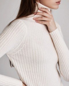 [Theonme] 올가렌 하이넥 코지 리브드 니트 톱