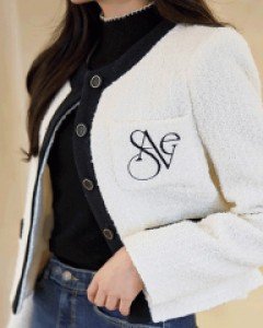 레이블 자수 배색 노카라 세미 크롭 자켓