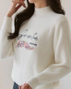 스팽글페더 보송보송 날개사 반하이넥 니트