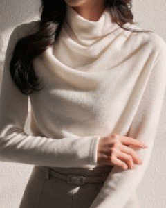 [루이스엔젤] 마에드 드레이프 셔링 포근 러프넥 티셔츠