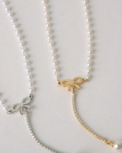 마든 리본 진주 드롭 목걸이