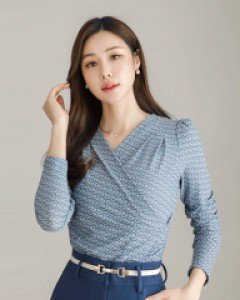 (한정수량) [루이스엔젤] 이덴 볼륨 실루엣 셔링 랩 디자인 블라우스 티