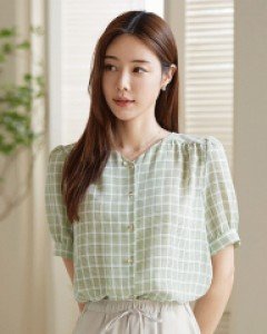 [루이스엔젤] 소프트 컬러 체크 패턴 퍼프 브이넥 블라우스