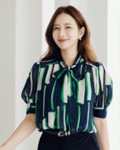 매스티 드로잉 기하학 컬러 패턴 쉬폰 블라우스