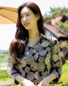 [루이스엔젤] 클락 패턴 7부 퍼프소매 쉬폰 블라우스
