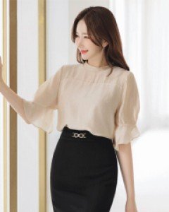 [루이스엔젤] 모리튼 플레어소매 시스루 모크넥 블라우스