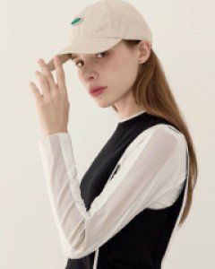 [QoG] 골프 밑단 사이드 X디테일 니트 베스트