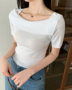 로아네 오프숄더 입술넥 반팔 니트 탑