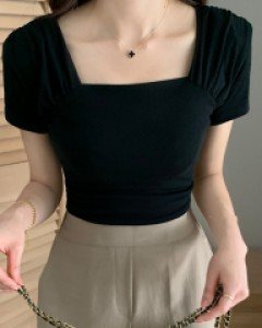 이즈나 셔링  스퀘어넥 티셔츠