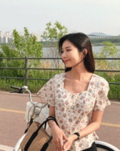 이든꽃 반팔블라우스-사랑스러운 잔꽃, 하늘하늘-스퀘어넥, 여리핏~러블리감성!-당일배송 가능! - 스타일티바