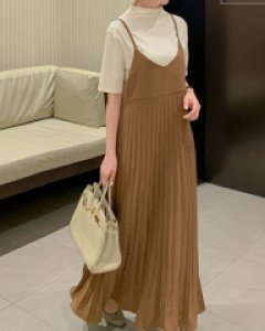 릴리 플리츠 원피스