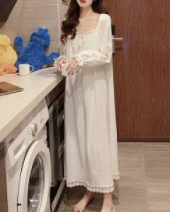 화이트 프릴 원피스 파자마