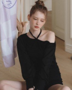 Tip and Toe Halterneck Blouse ( Black )