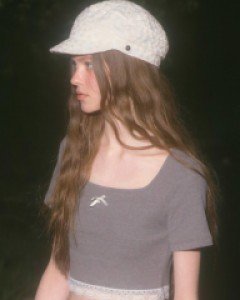 Glowing Square Neck Lace T-Shirt (Gray)