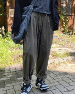 스이틴 핀턱 벌룬팬츠