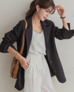 클래식하게 기본으로 입는 테일러드 포멀 자켓