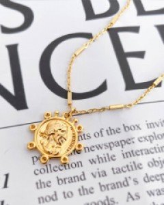 은은한 골드빛의 코인 팬던트 홀리 네크리스