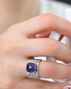 [나스첸카] 투박한 은세공 위에 영롱한 천연 자수정 _ 자수정 반지