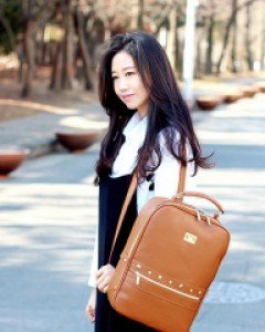 스터드 라운드 백팩 B18483