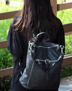 버클장식 가벼운 백팩 Y72283
