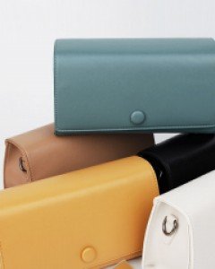 여성 트라이앵글 미니 크로스백 K24033