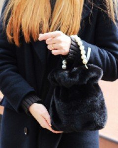 페이크 퍼 진주 손잡이 털가방 미니 크로스백 K22906