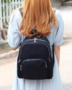 가벼운 검은색 발수 포켓 백팩 K76685