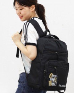 가벼운 단색 포켓 백팩 K21014
