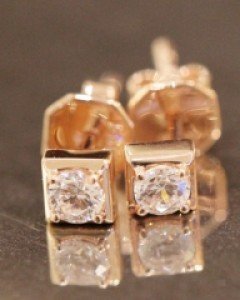 [E16E 129] 14k 시그니티 포인트 귀걸이