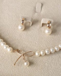 [E22N 07] 14k 리본 진주 목걸이