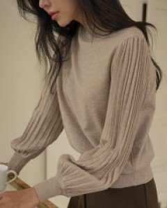 8FO0090GG_(재오픈특가)두밀 보송 소매주름 반목니트