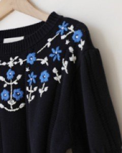 blooming 자수 knit