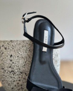 ribbon tie sandal