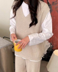 Host Knit Vest