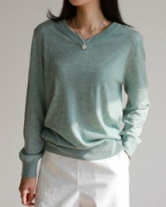Roni V-neckline Knit