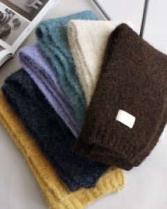 Bookle wool scarf