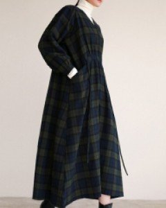 V-neck check long onepiece