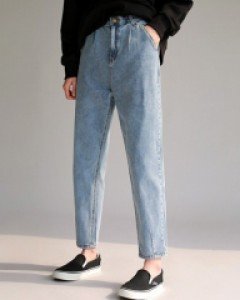 With Light Half-baggy Denim