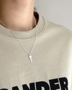 V-zone key necklace