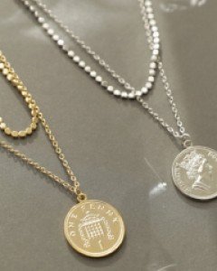 triple pendant necklace