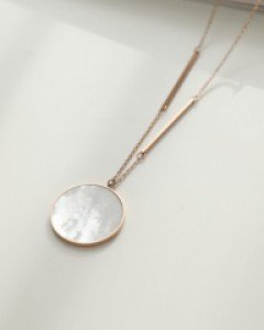 Nouvelle mother-of-pearl long necklace
