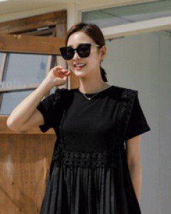 levia pleated blouse