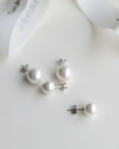 2 types of nuclear pearl earrings